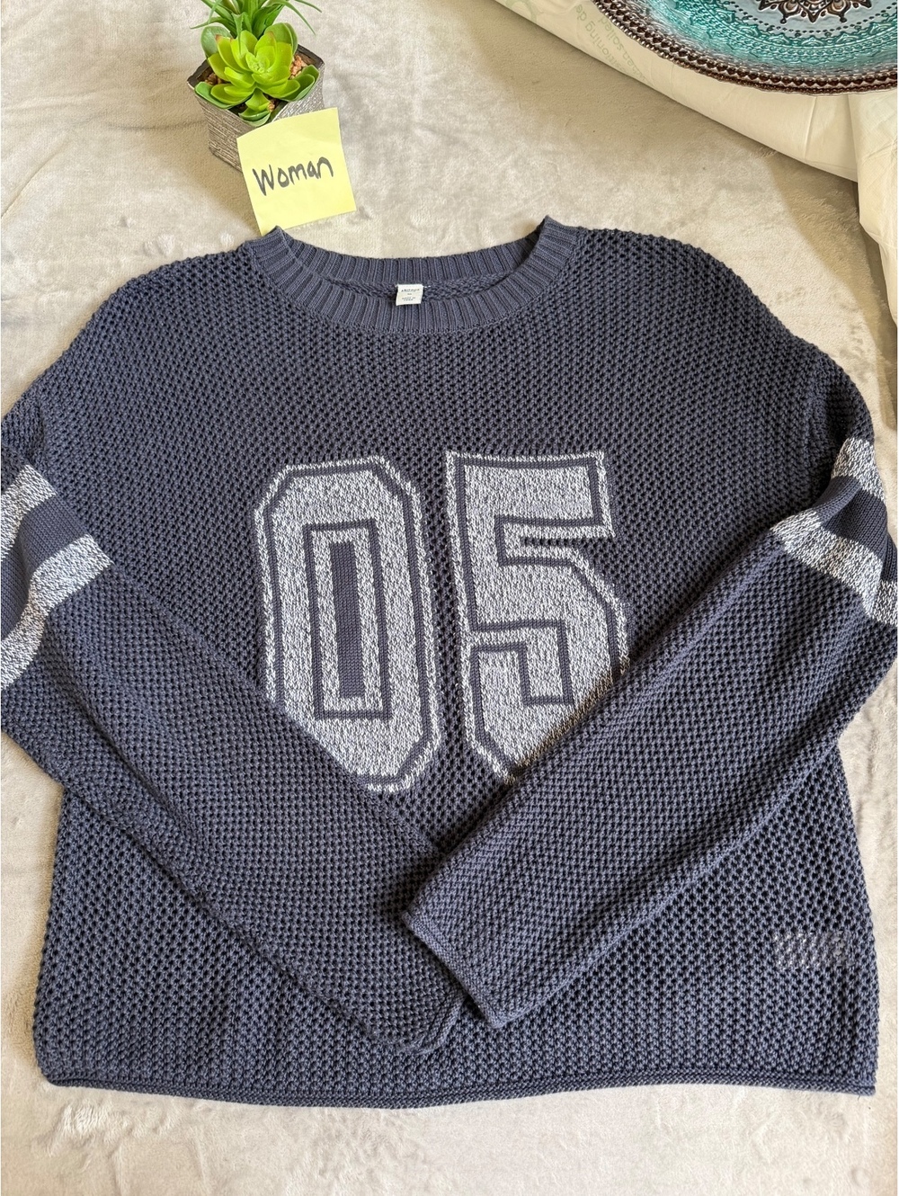 Arizona Jean Co Women's Medium Navy Blue Knit Sweater with